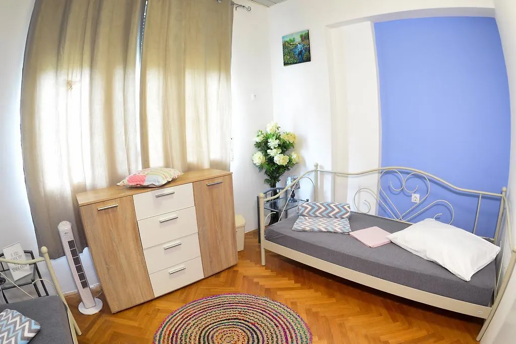 Crazy House Hostel Pula