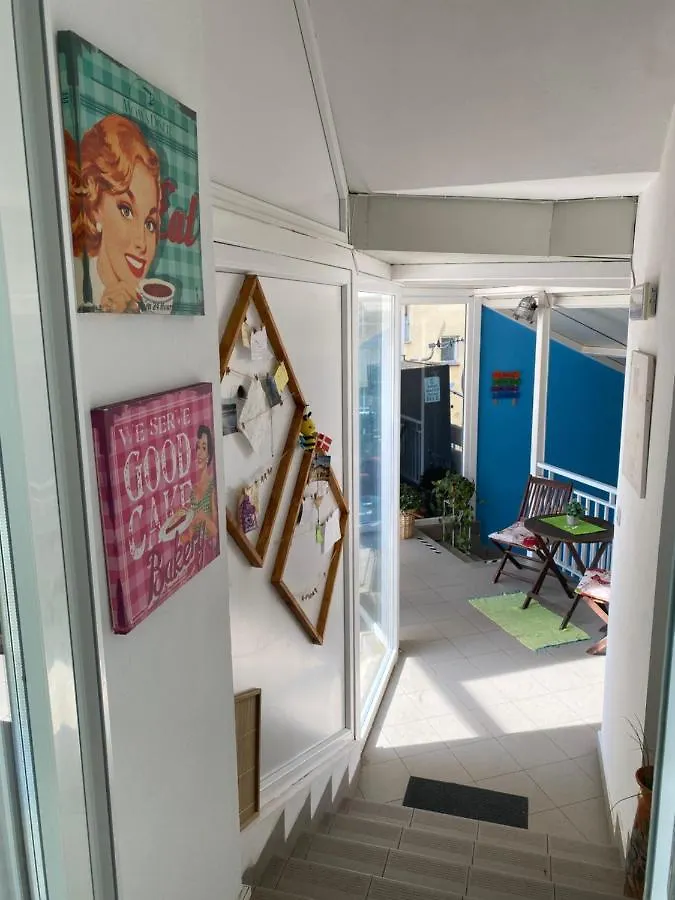 Crazy House Hostel Pula 0*,