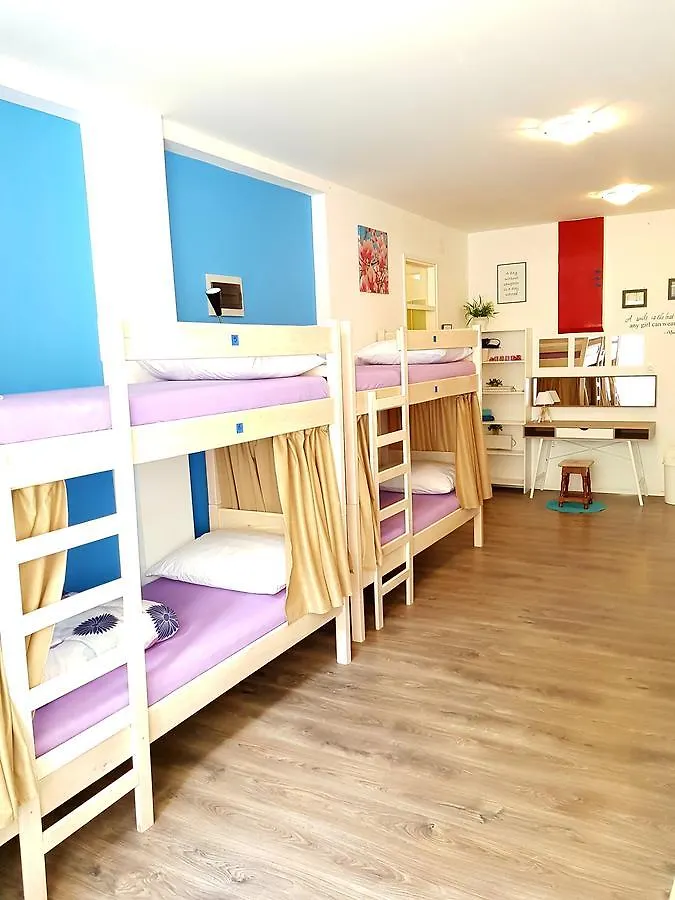 Crazy House Hostel Pula 0*,